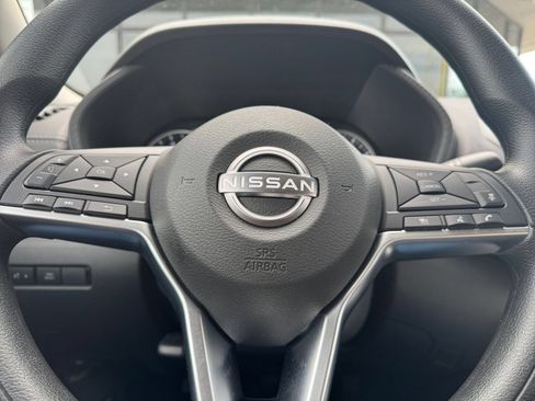 Used 2025 Nissan Sentra SV FWD image 25
