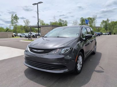 Used 2017 Chrysler Pacifica Touring w/ Tire & Wheel Group