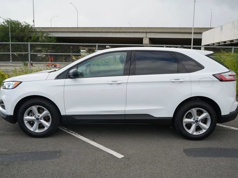 Used 2019 Ford Edge SE FWD image 2
