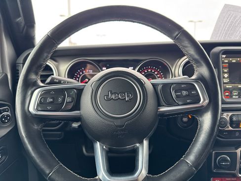 Used 2020 Jeep Gladiator Rubicon w/ Uconnect 4C Nav & Sound Group image 16