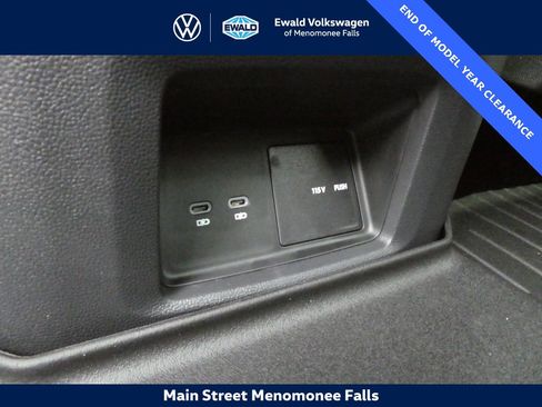 Certified 2025 Volkswagen Atlas SEL image 49