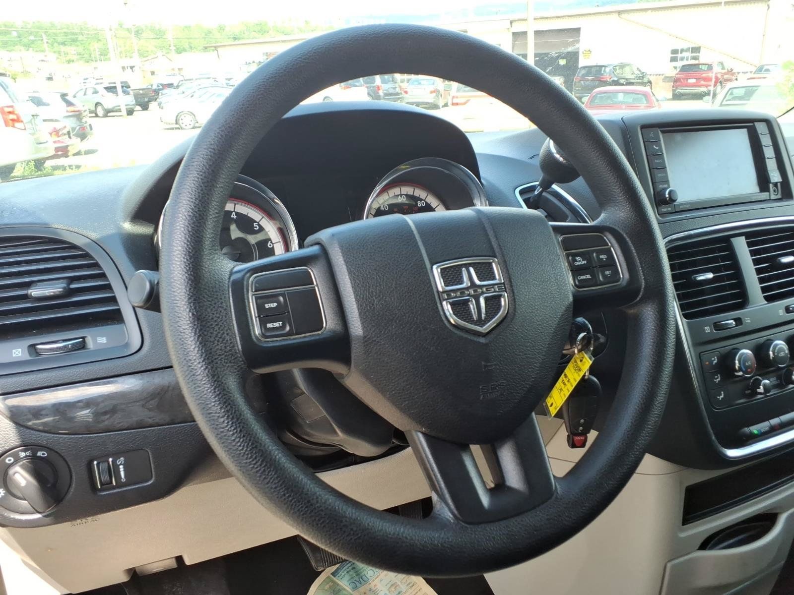 Used 2017 Dodge Grand Caravan SE w/ Power Window Group FWD image 6