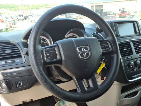 Used 2017 Dodge Grand Caravan SE w/ Power Window Group FWD image 6