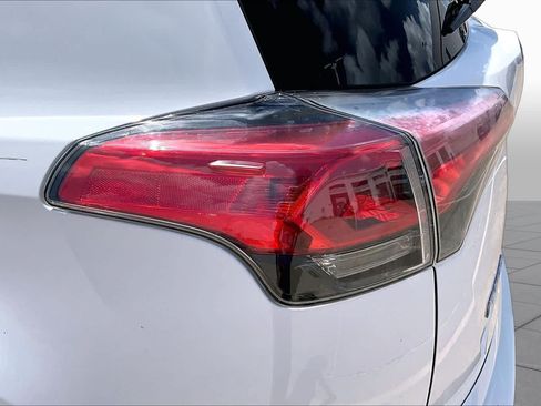 Used 2016 Toyota RAV4 XLE AWD/4WD image 29
