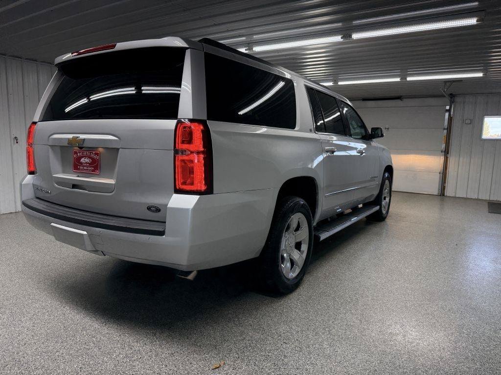 Used 2017 Chevrolet Suburban LT w/ LT Signature Package AWD/4WD image 6