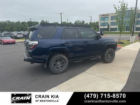 Used 2020 Toyota 4Runner Venture w/ Moonroof Package AWD/4WD image 4
