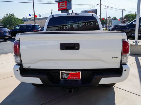Used 2022 Toyota Tacoma TRD Off-Road w/ Technology Package AWD/4WD image 7