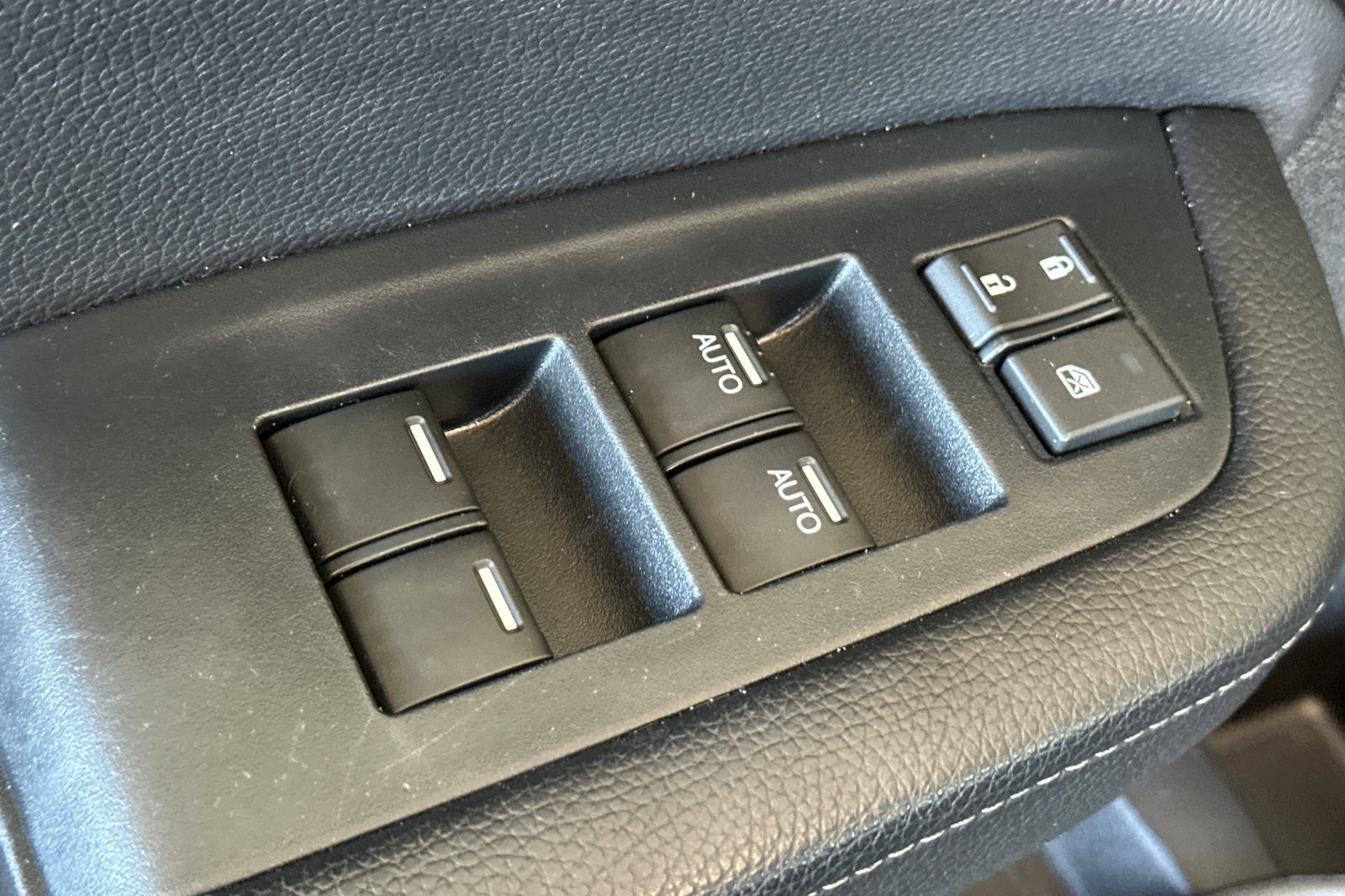 Used 2023 Honda Passport EX-L image 12