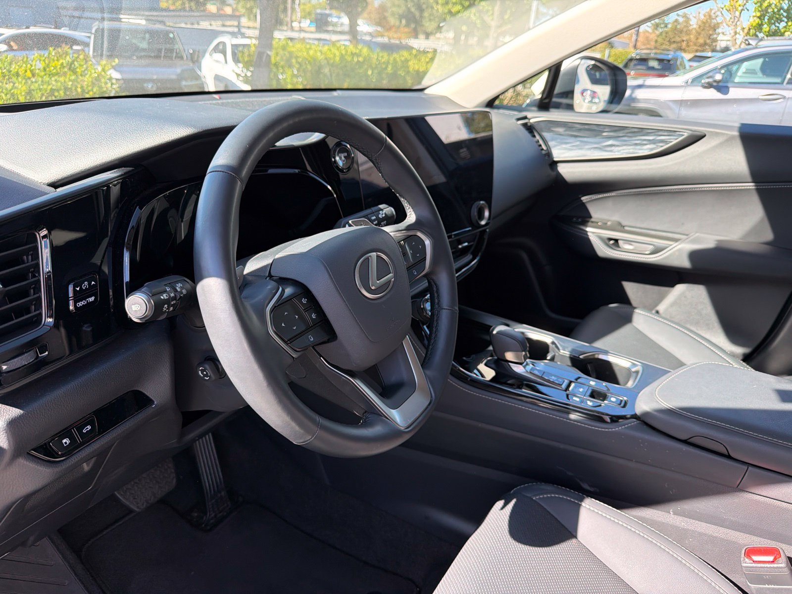 Used 2026 Lexus NX 350h AWD w/ Accessory Package (2T) image 9