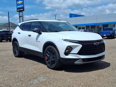 Used 2023 Chevrolet Blazer LT FWD image 8