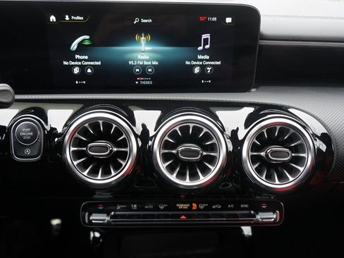 Used 2023 Mercedes-Benz CLA 250 image 24