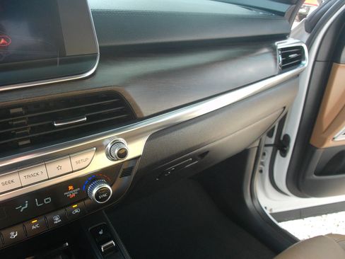 Used 2022 Kia Telluride SX w/ Towing Package FWD image 17