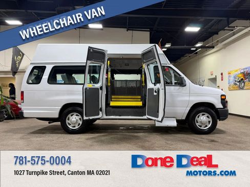 Used 2014 Ford E-250 and Econoline 250 Extended w/ Power Group RWD image 1