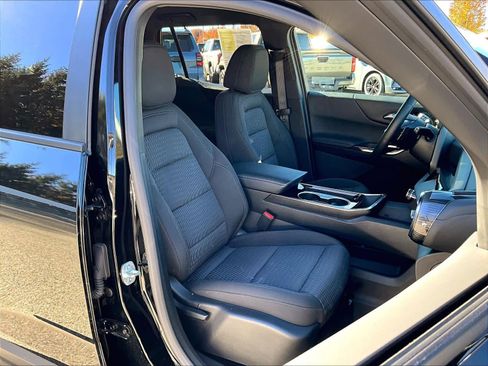 Used 2025 Chevrolet Equinox LT image 11