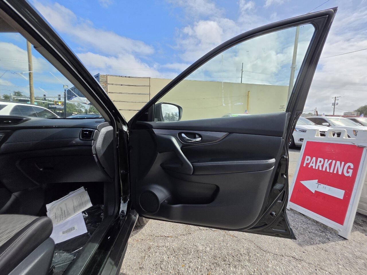 Used 2020 Nissan Rogue SV AWD/4WD image 21