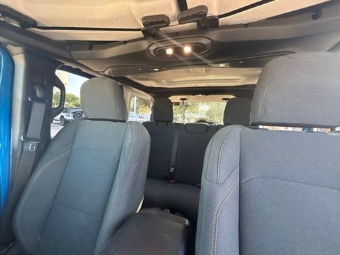 Used 2025 Jeep Wrangler Unlimited Sport AWD/4WD image 16