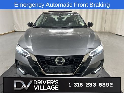 Used 2023 Nissan Sentra SR w/ SR Premium Package FWD image 3