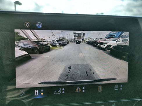 New 2025 Chevrolet Colorado LT w/ LT Convenience Package image 15