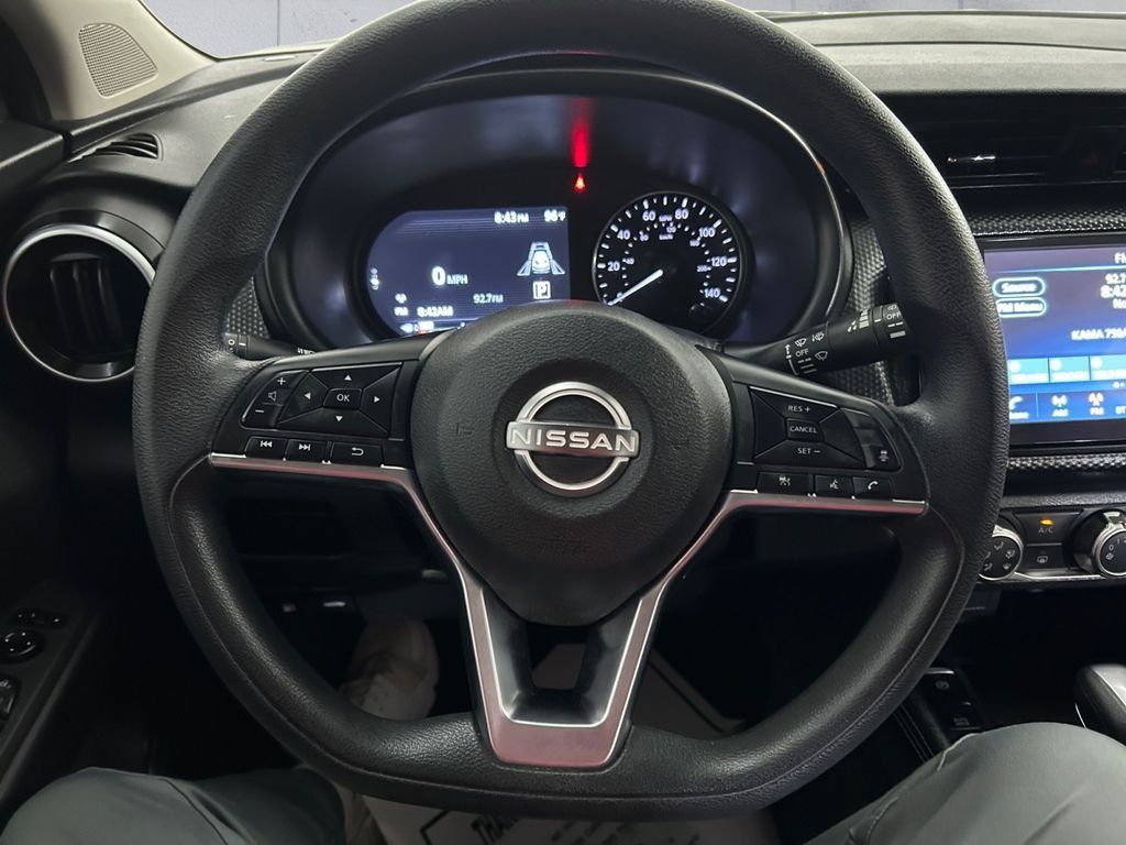 Used 2024 Nissan Kicks SV FWD image 9
