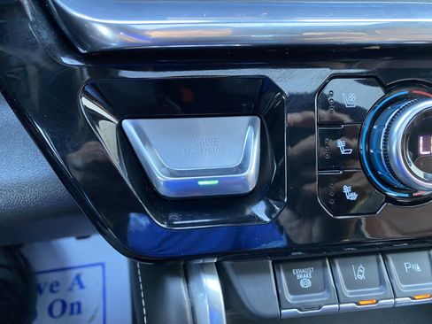 Used 2024 GMC Sierra 2500 Denali Ultimate image 30