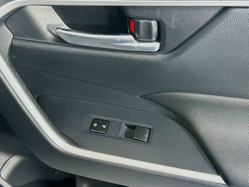 Used 2019 Toyota RAV4 XLE w/ Convenience Package FWD image 29