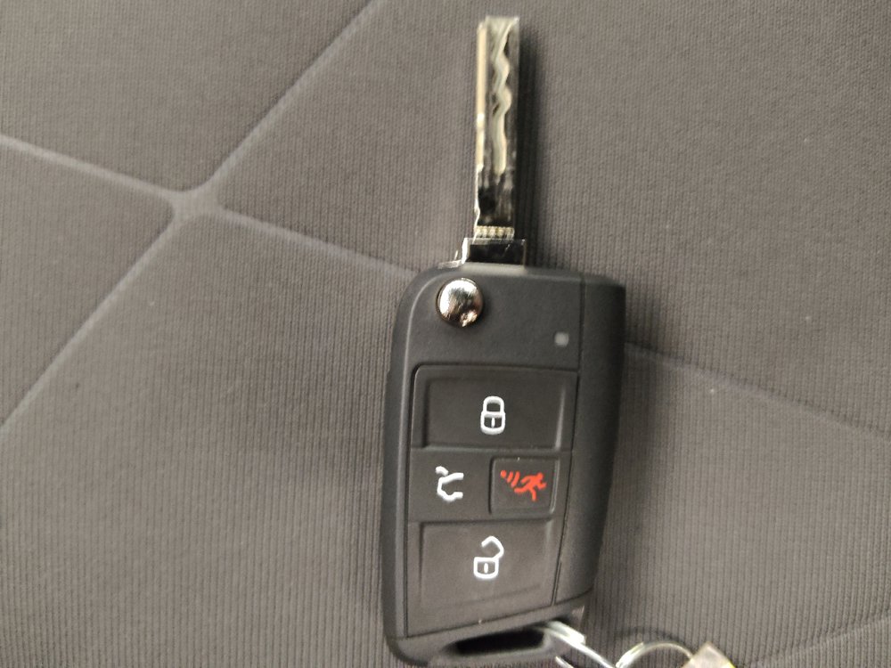 Used 2025 Volkswagen Jetta Sport FWD image 32