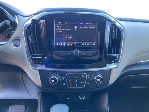 Used 2023 Chevrolet Traverse LS image 24