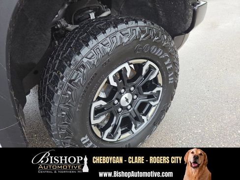 Used 2023 Chevrolet Silverado 1500 ZR2 w/ Technology Package AWD/4WD image 30
