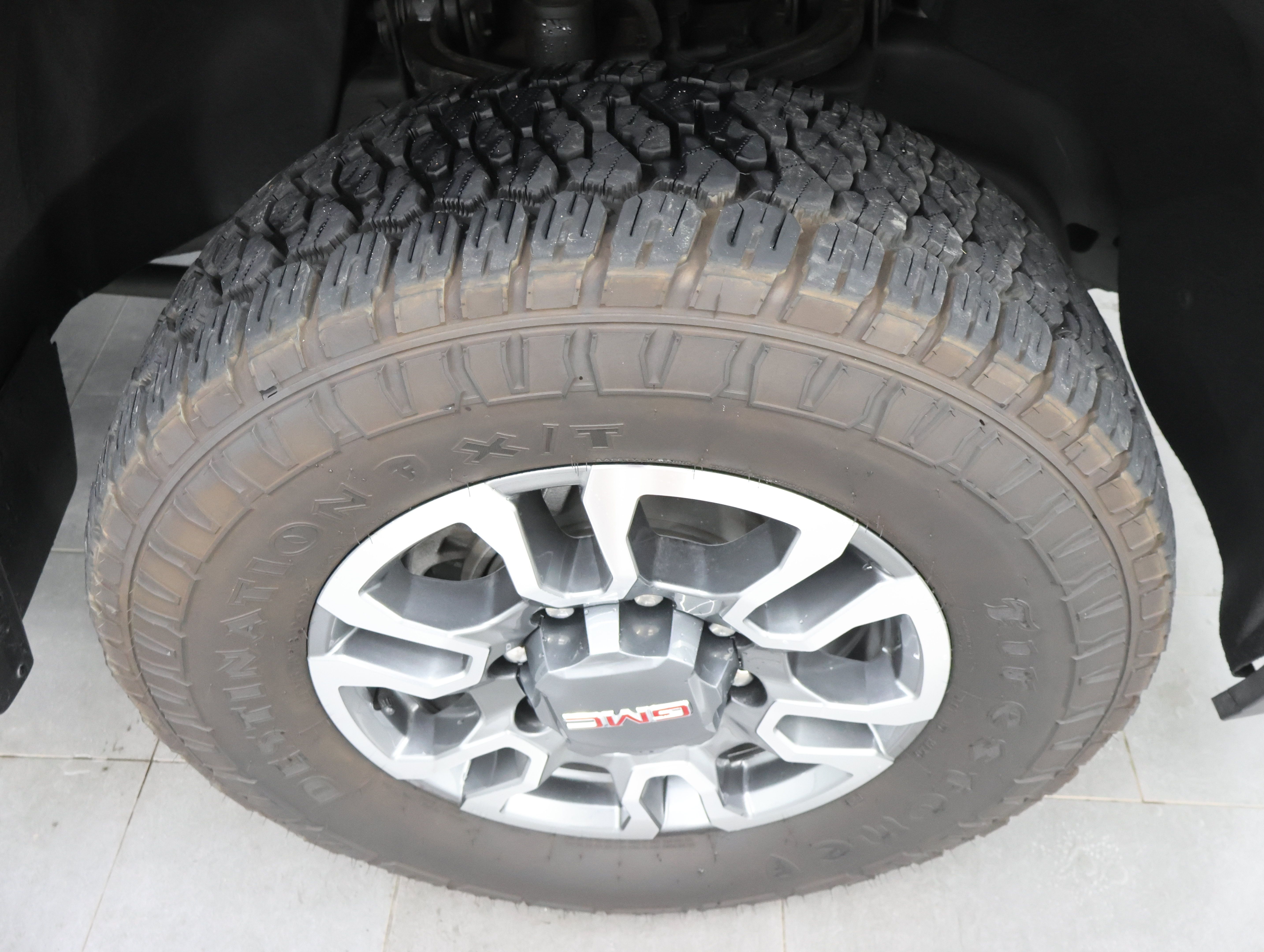 Used 2023 GMC Sierra 2500 SLE AWD/4WD image 3