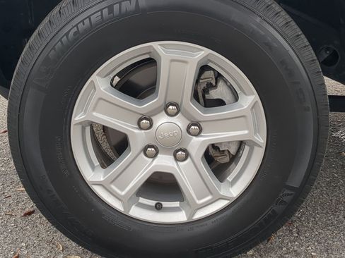 Used 2021 Jeep Wrangler Unlimited Sport S image 11