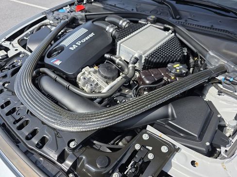 Used 2017 BMW M4 image 40