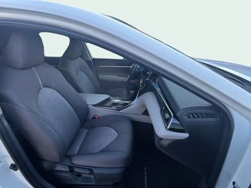 Used 2022 Toyota Camry LE image 26