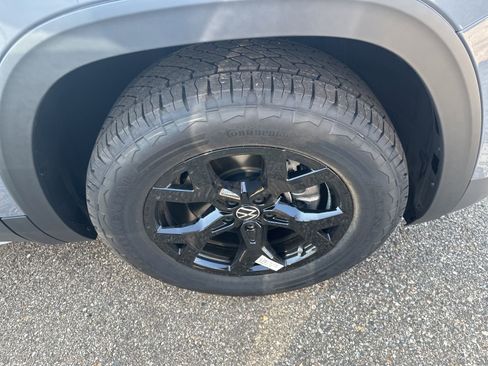 New 2026 Volkswagen Atlas Peak Edition image 7