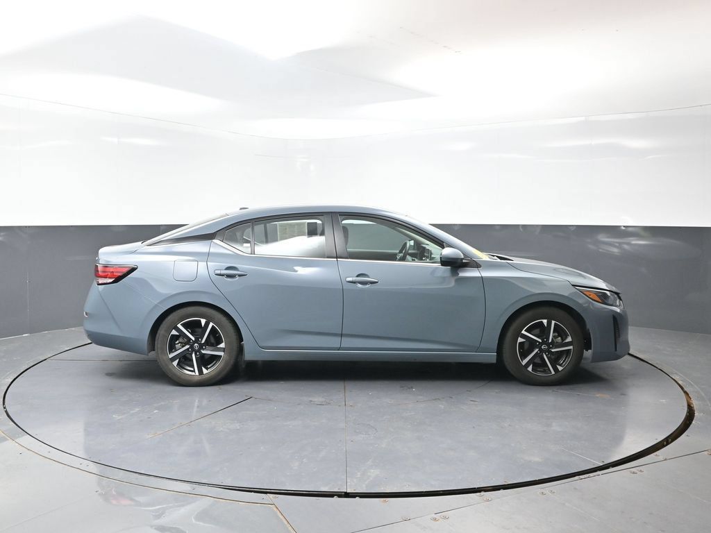 Used 2024 Nissan Sentra SV FWD image 3