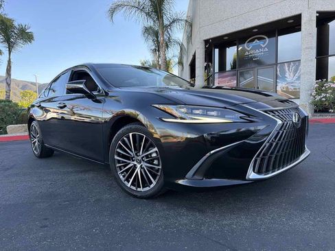 Used 2024 Lexus ES 300h w/ Premium Package FWD image 13
