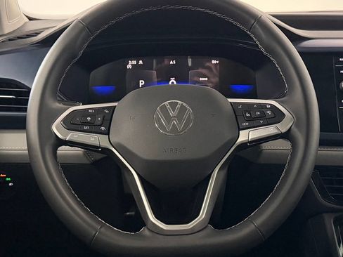 Used 2024 Volkswagen Taos SE AWD/4WD image 15