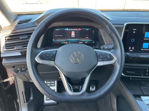 Used 2024 Volkswagen Atlas SEL Premium R-Line image 15