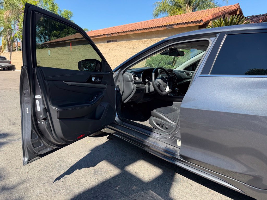Used 2022 Nissan Maxima SV w/ Floor Mat Group FWD image 19
