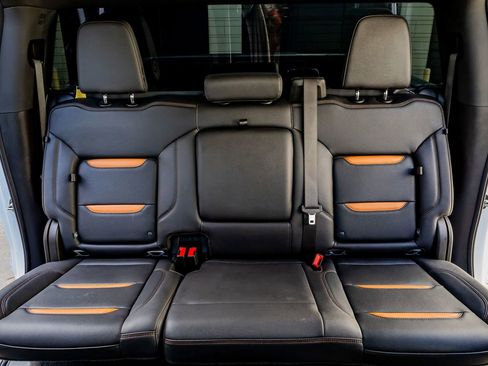 Used 2024 GMC Sierra 1500 AT4 w/ Technology Package image 33