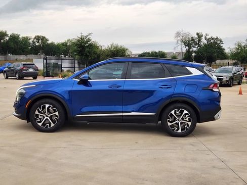 Certified 2025 Kia Sportage EX w/ Premium Package FWD image 4