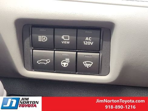 Used 2021 Toyota Highlander Platinum FWD image 23