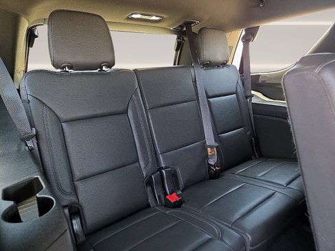 Used 2022 Chevrolet Tahoe LT w/ Luxury Package RWD image 11