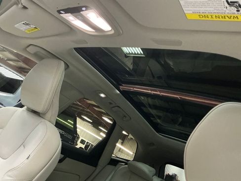 Used 2023 Volvo XC60 B5 Plus w/ Climate Package image 13