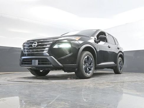 Used 2024 Nissan Rogue SV FWD image 46