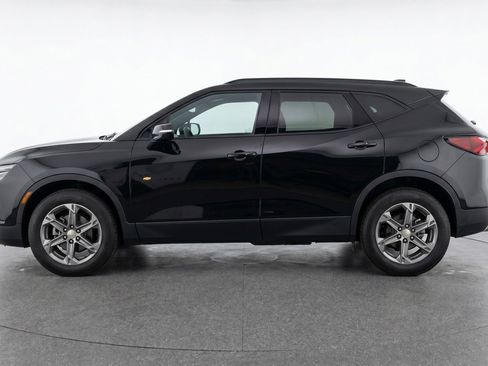 Used 2025 Chevrolet Blazer LT FWD image 5
