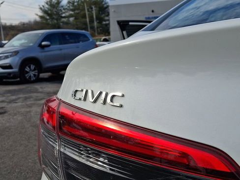 Certified 2022 Honda Civic EX image 30