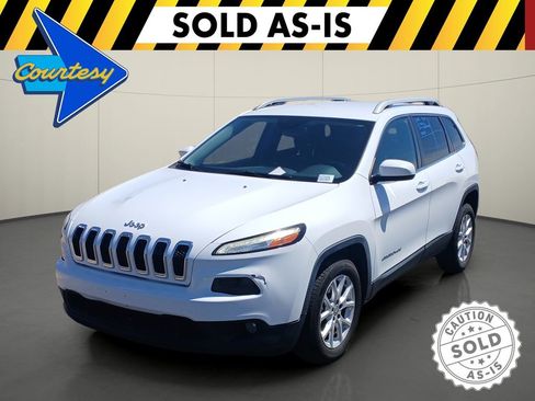 Used 2016 Jeep Cherokee Latitude FWD image 3