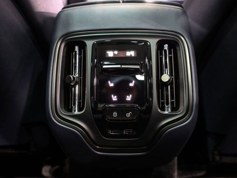 Used 2025 Aston Martin DBX 707 image 30