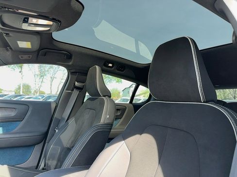 Certified 2023 Volvo C40 P8 Recharge Ultimate image 10