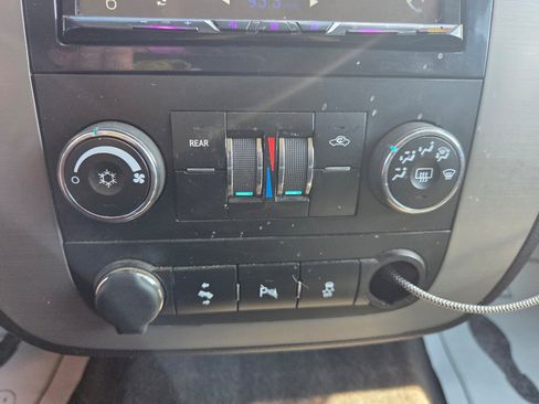 Used 2014 GMC Yukon SLE image 26